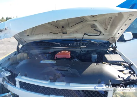 2000 Chevrolet Silverado 1500 Ls z USA, uszkodzony, nr VIN 2GCEC19T8Y1102551